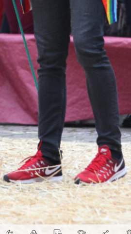 Wie heißen diese Schuhe?(siehe Bild)? (Mädchen, Mode, Nike) Wie heißen diese Schuhe?(siehe Bild)? (Mädchen, Mode, Nike)