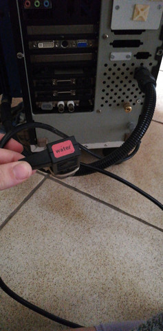 - (Computer, Technik, Technologie)