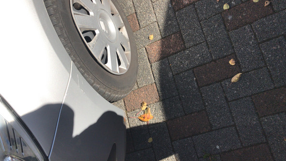 - (Auto und Motorrad, Unfall, Gutachten)