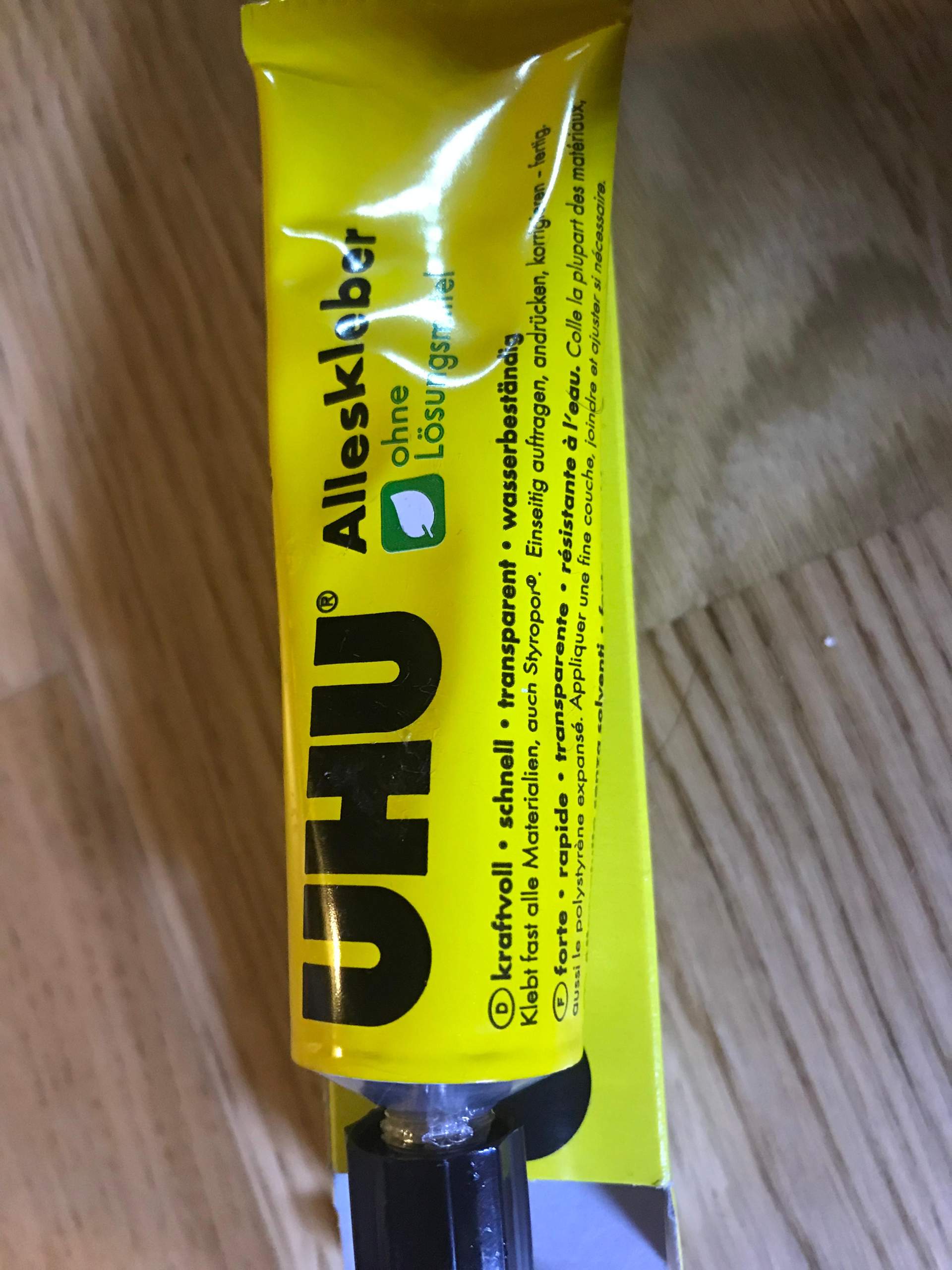 Kleber fürs Aquarium? (Fische, Aquaristik, Aquariumfische)