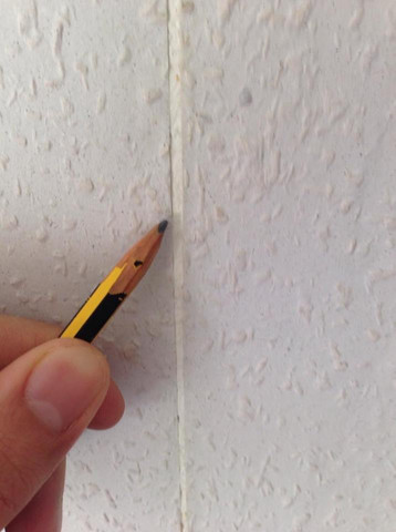 Kleine Lucke Zwischen Der Raufasertapete Noch Zu Retten Maler Tapete Maler Und Lackierer