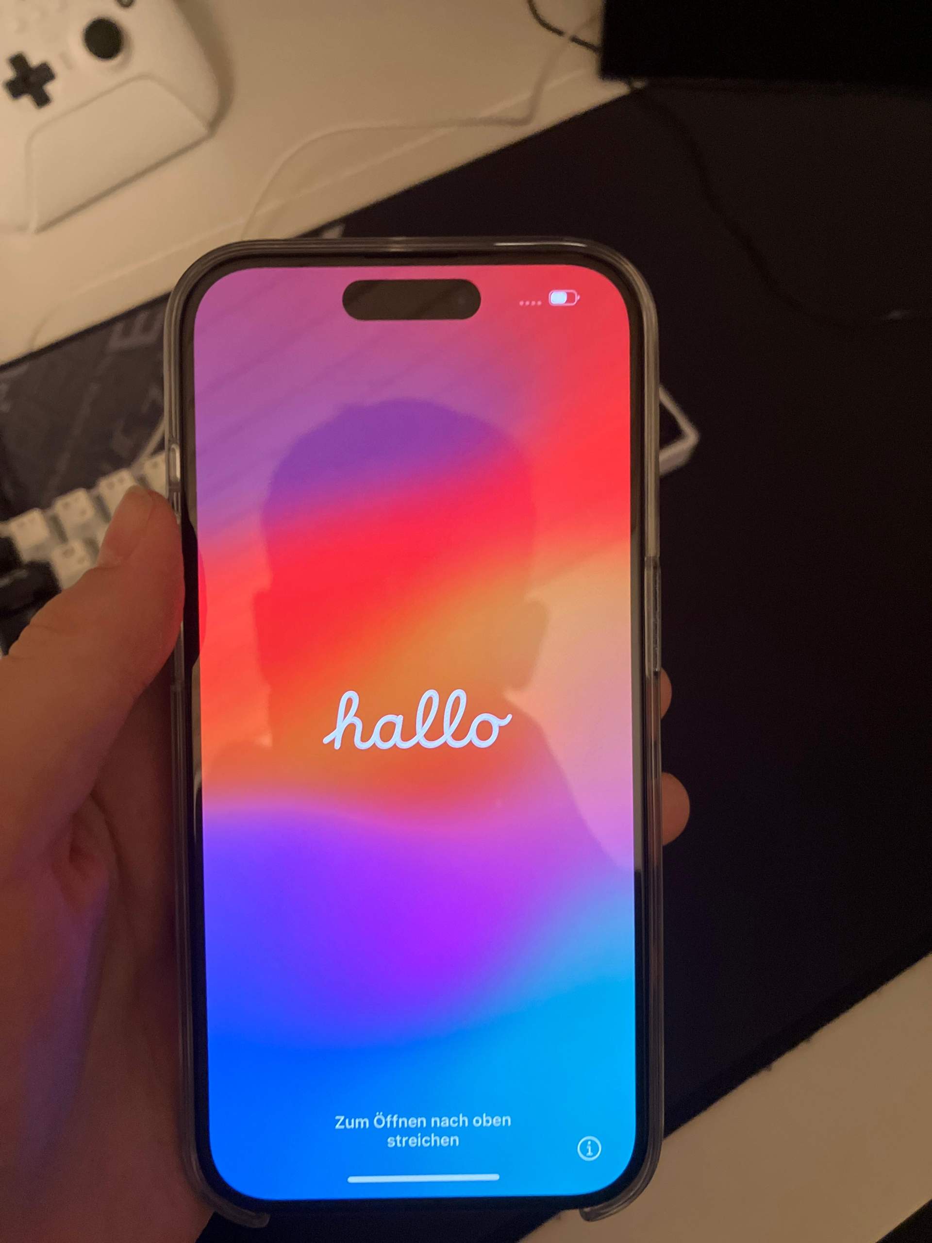 Kleiner Krazer im iPhone 15 display, soll ich es zurück schicken? (Apple, iPhone 15 Pro)