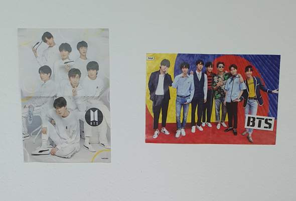 Könnt ihr die BTS members in den beiden Poster unterscheiden?