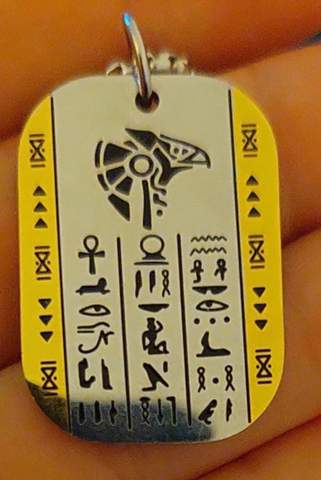 Könnte jemand diese Hieroglyphen übersetzen?