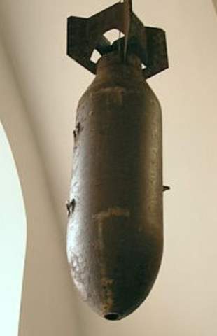 Könnte so eine Bombe über 100 Jahre liegen ohne dass sie explodiert