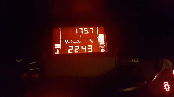 Komische Kontrollleuchte Im Auto Auto Und Motorrad Autofahren Renault Clio