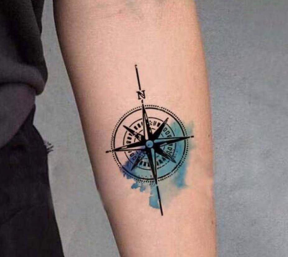 Kompass Tattoo Arm innen oder aussen oder Knöchel hinten oder