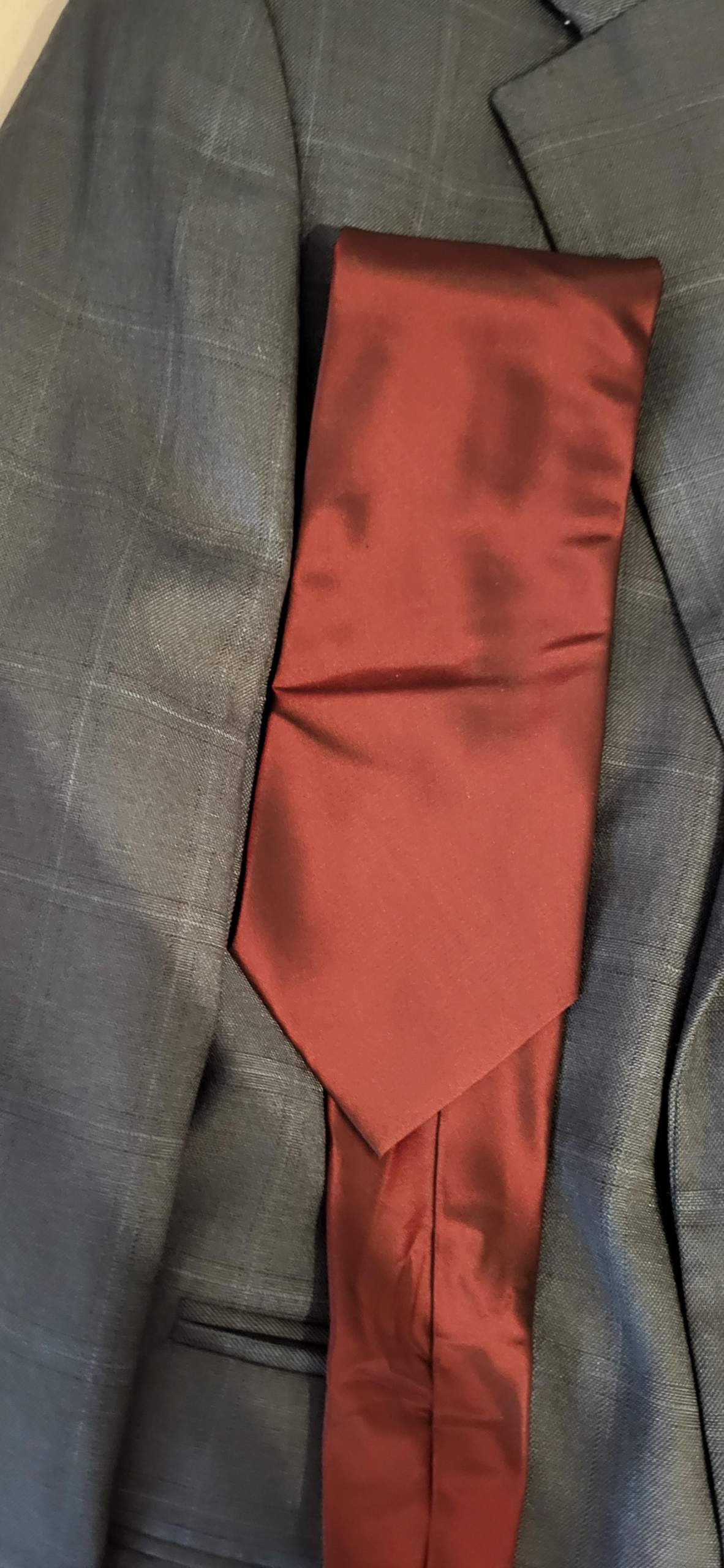 Krawatte zu blauem Anzug? (Kleidung, Mode)