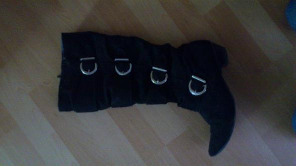 ...und das ist einer der schuhe für die ich die skizze angelegt habe... - (Kunst, Objekt, Gegensätze)