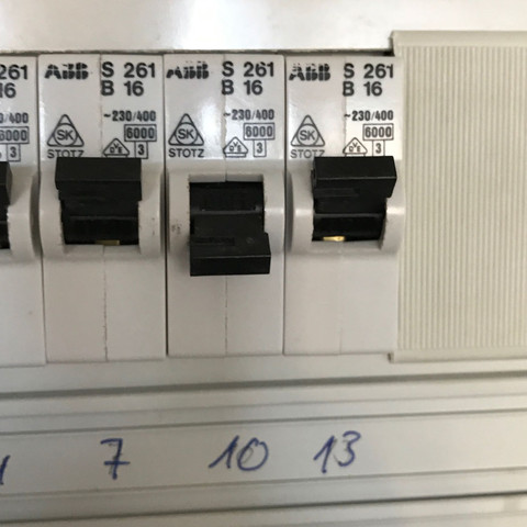 Schalter von sicherungskasten - (Licht, Anschluss, Sicherung)