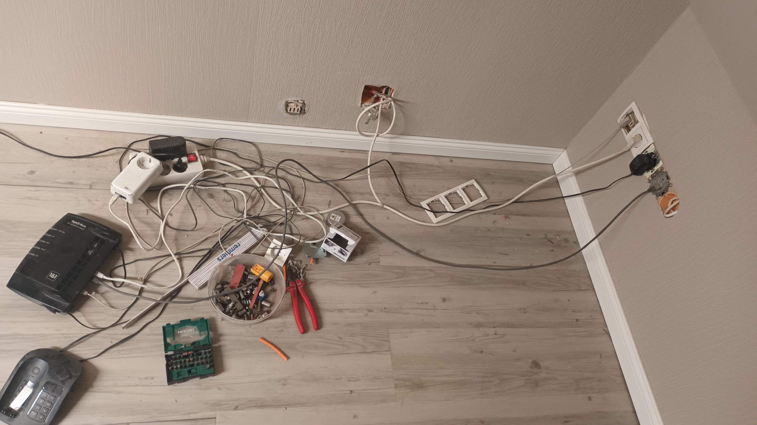 LAN Buchse selbst gelegt und geht nicht. Wo könnte Fehler sein