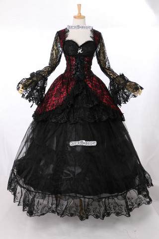 Langes Gothic Kleid Bei Kleiner Korpergrosse Grosse Barock