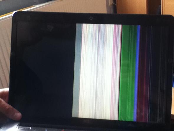 Laptop Bildschirm Halb Bunt Reperatur Mit Bild Computer Pc Grafikkarte