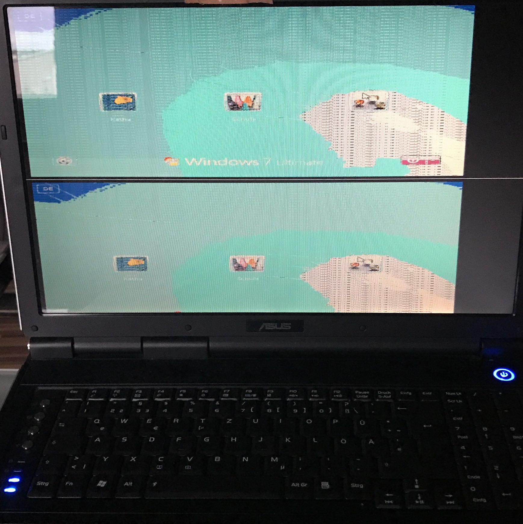 Laptop Bildschirm in 2 geteilt. Was tun?