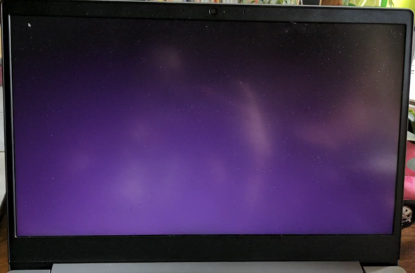 Laptop springt immer wieder zwichen leerem screen und Desktop?