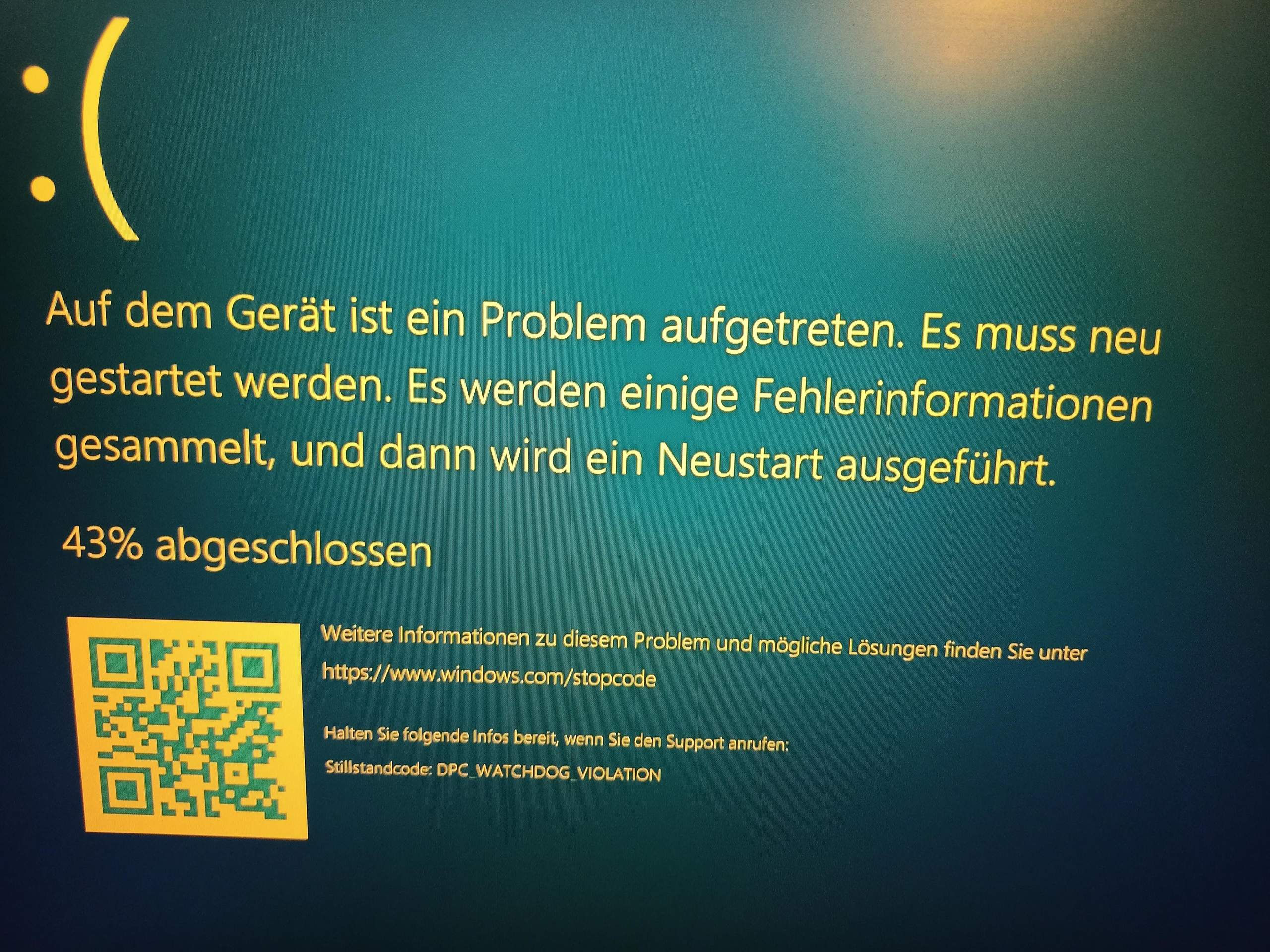 Laptop startet ständig neu und friert ein? (Computer, Technik, Windows)