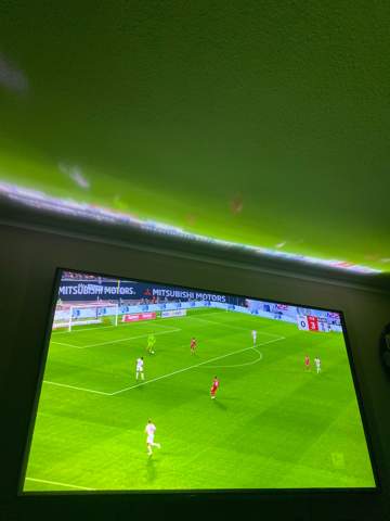 Laser TV Leinwand spiegelt an Decke?