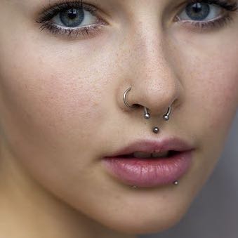 fotzen piercing für die deutsche ehenutte fotzen piercing für die deutsche ehenutte