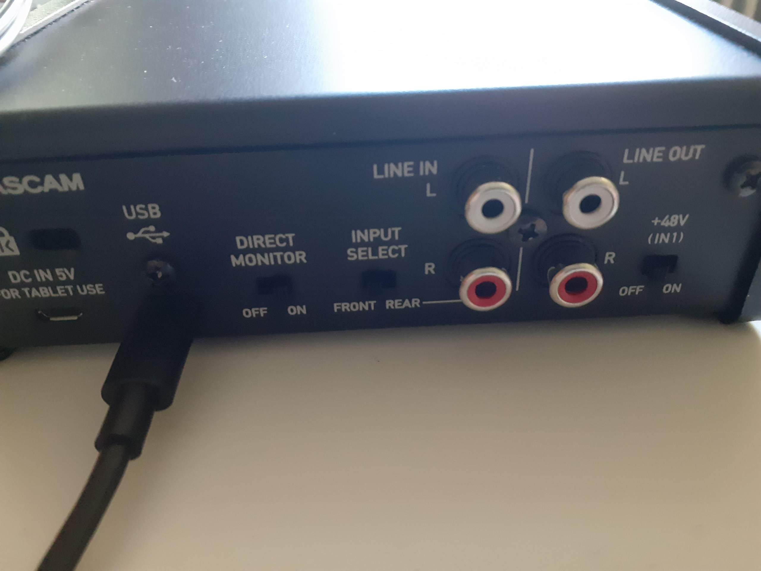 Lautsprecher mit Interface verbinden (Kabel)? Technik, PC)