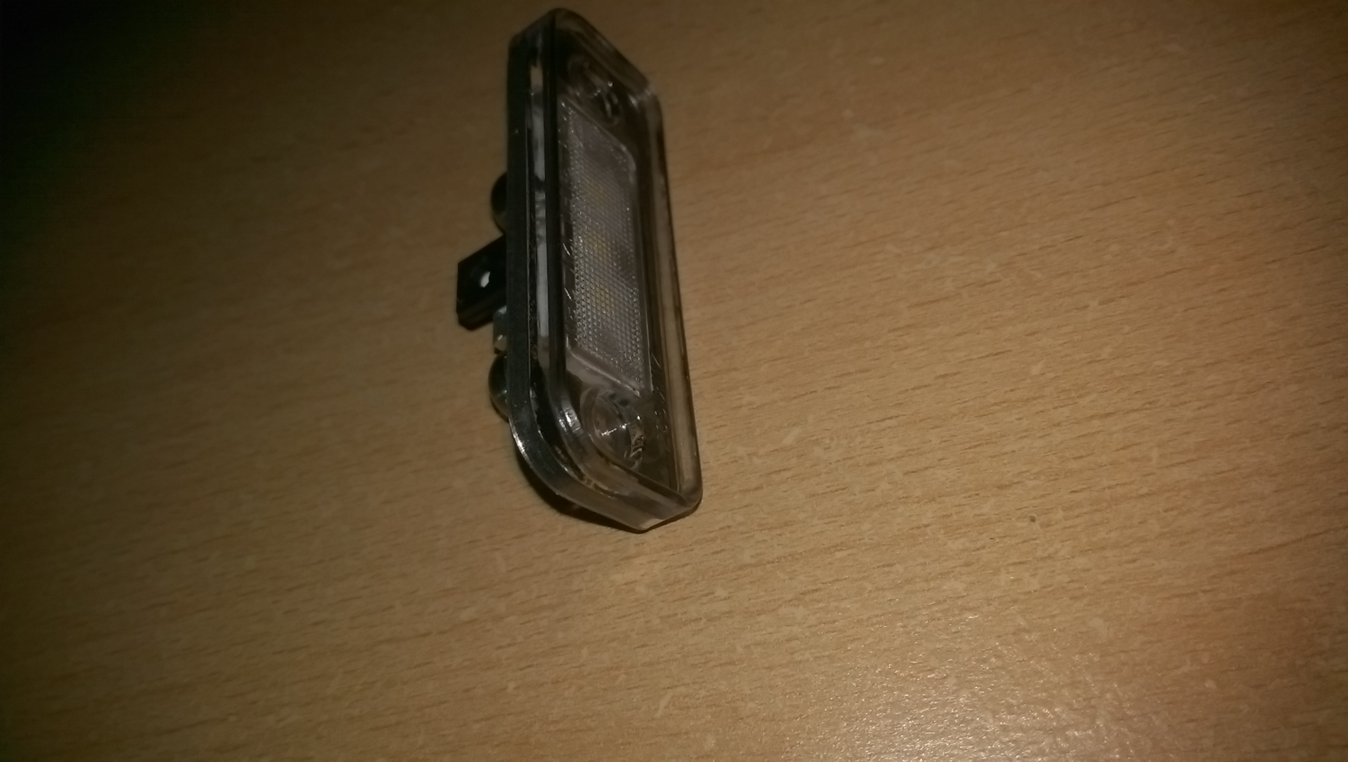 LED Kennzeichenbeleuchtung passt nicht daher ein bisschen umgebaut ist ...