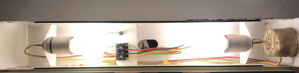 - (Computer, Technik, Technologie)