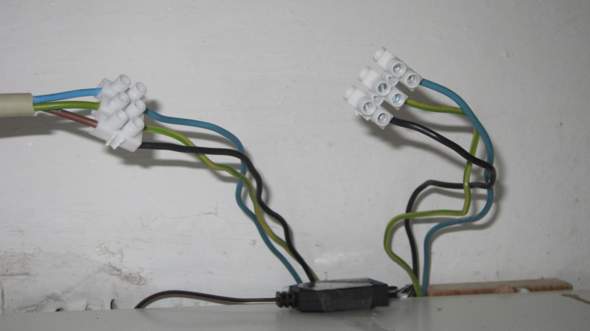 Licht am An/Ausschalter anschließen? (Computer, Schule, Technik)