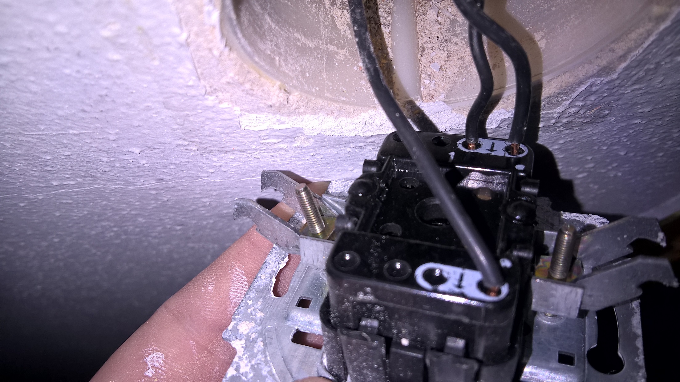 Lichtschalter Anschlüsse, einzelner Wechselschalter? (Elektrik)