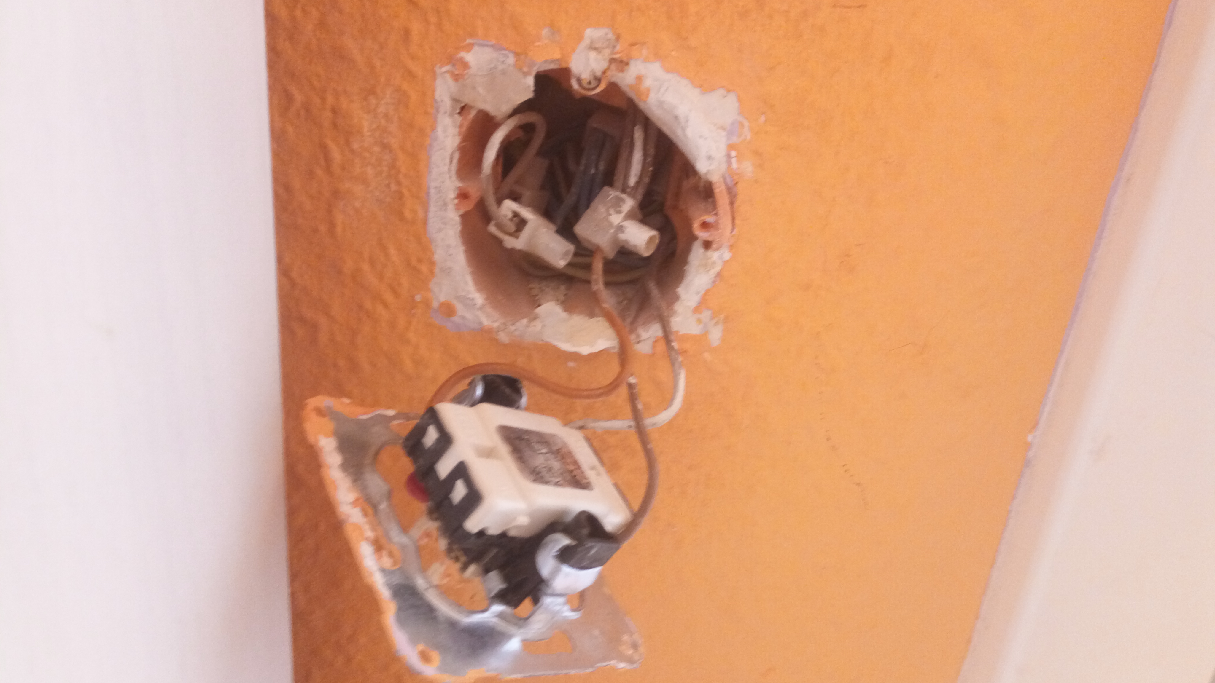 Lichtschalter (Doppelwippe) tauschen, wie Kabel anschließen? (Technik