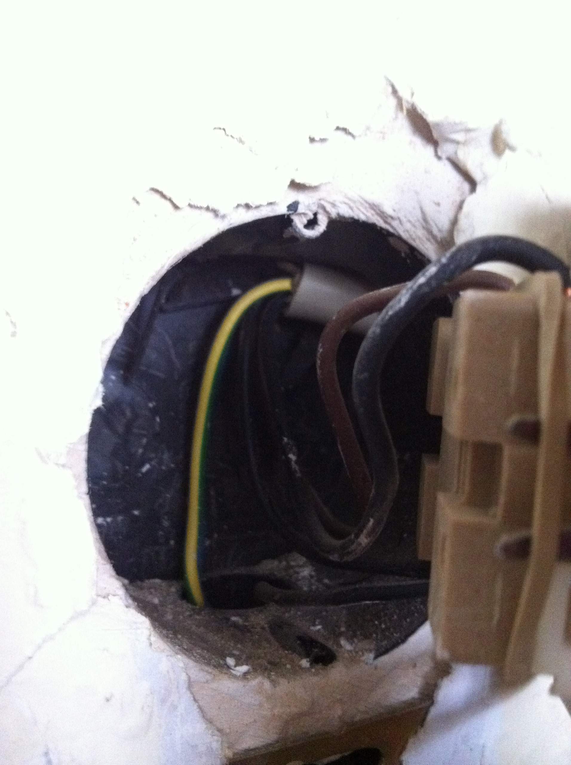 Lichtschalter durch Dimmer ersetzen (komische Schaltung) (Strom