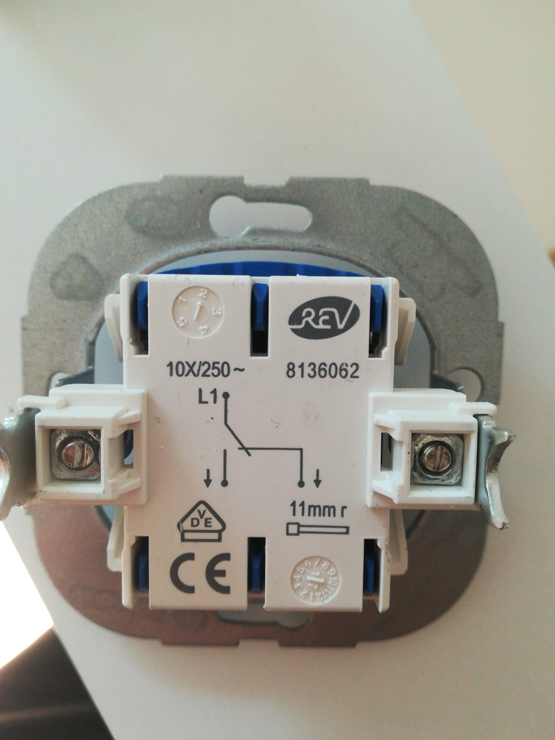 Lichtschalter-Steckdose Kombination anschließen? (Technik, Technologie