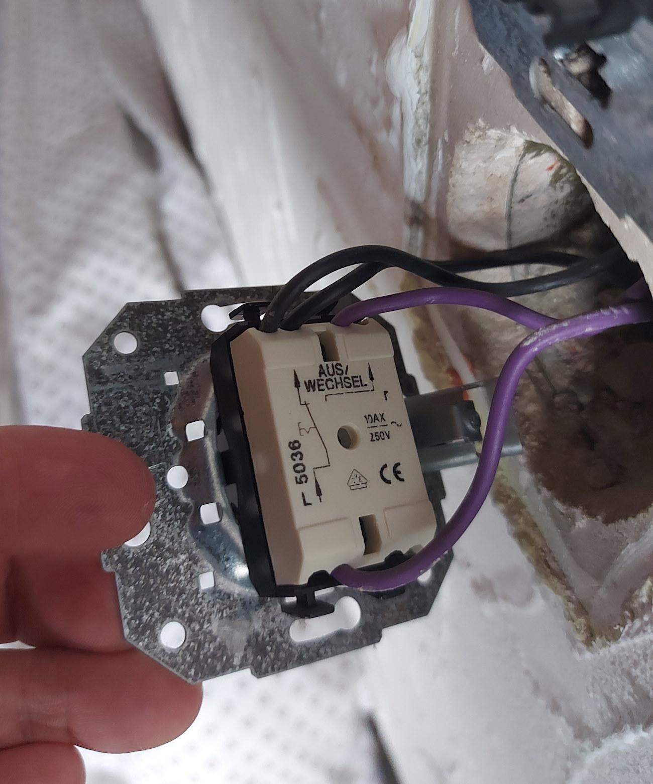 Lichtschalter wechseln, Smart 4 Kabel vorher (alt)? (Strom, Elektriker,  Smart Home)
