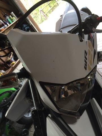 Hier die kaputte Lichtverkleidung - (Motorrad, Zubehör, Ersatzteile)