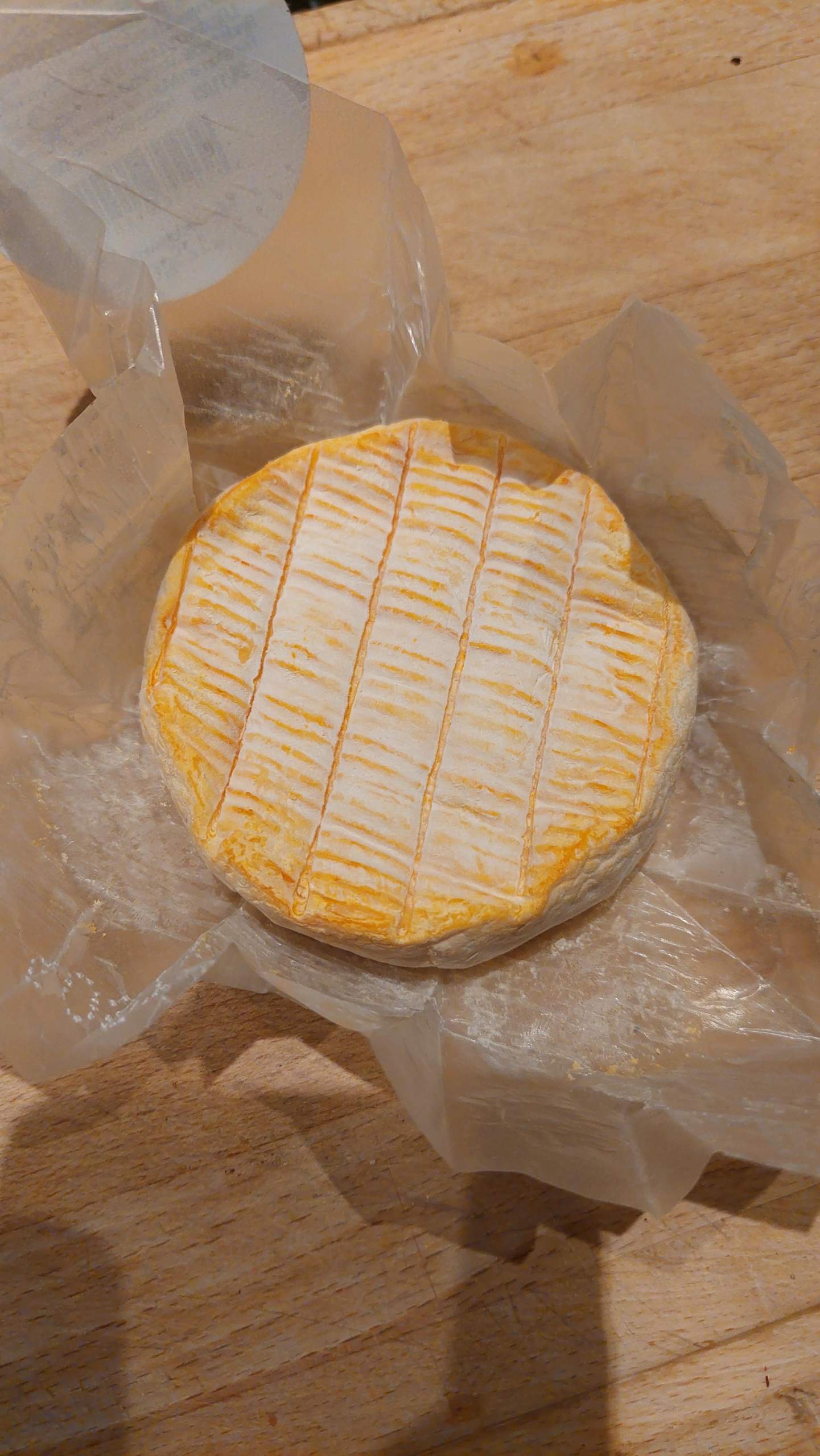 Linien auf dem Camembert? (Käse) Linien auf dem Camembert? (Käse)