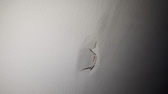 Loch In Einer Dachschrage Was Tun Wand Dach Bibisbeautypalace