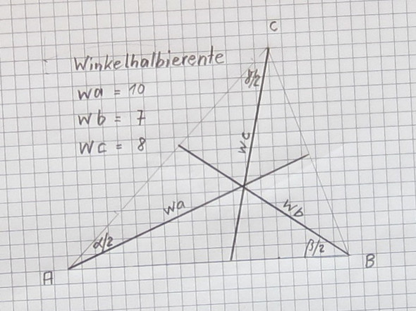 Lösungsweg für die Berechnung aller Dreiecksgrößen wie ...
