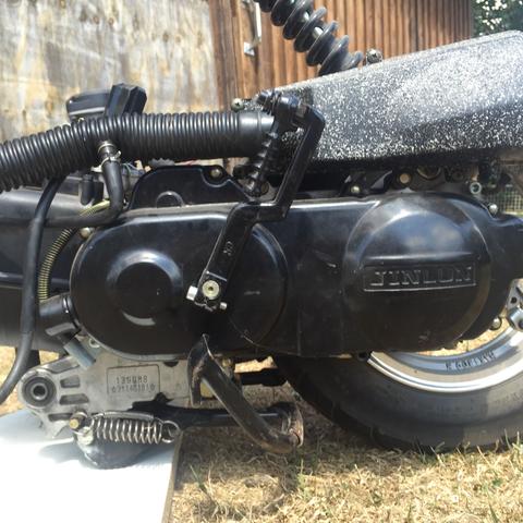 Ansicht links - (Roller, KFZ, Motor)