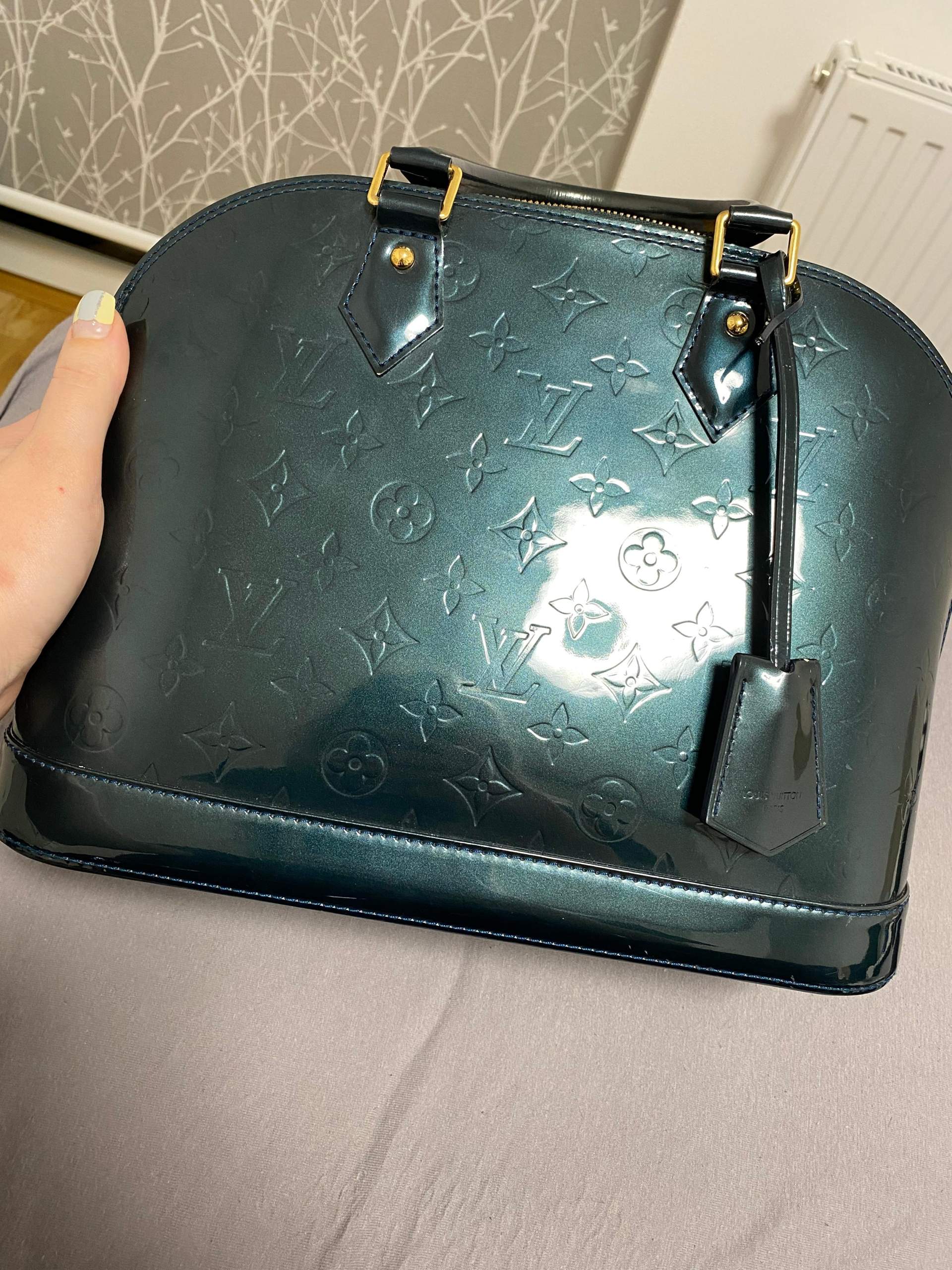 Ich möchte kaufen diese Handtasche, aber ich weiß nicht, ob es original ist  oder fake? (Tasche, Louis Vuitton)