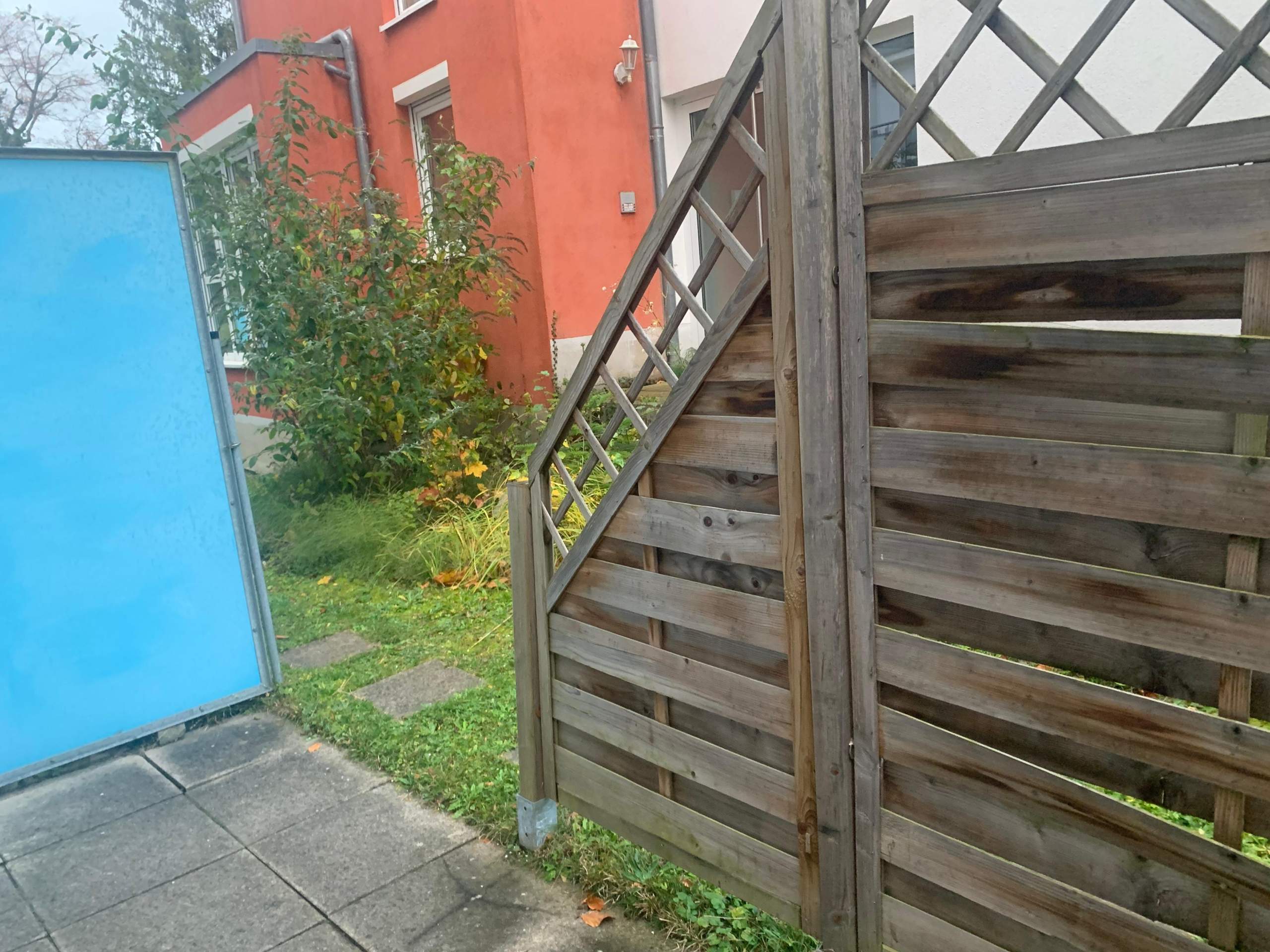 Lücke im Zaun auf Terrasse „füllen“? (Garten, Handwerker)