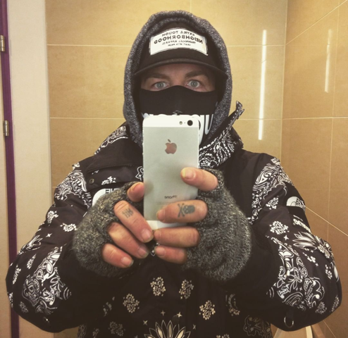 - (Instagram, Rap, Kosmetik)