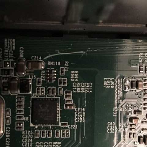 Mainboard / Grafikkartensteckplatz - (Grafikkarte, Mainboard, Kratzer)