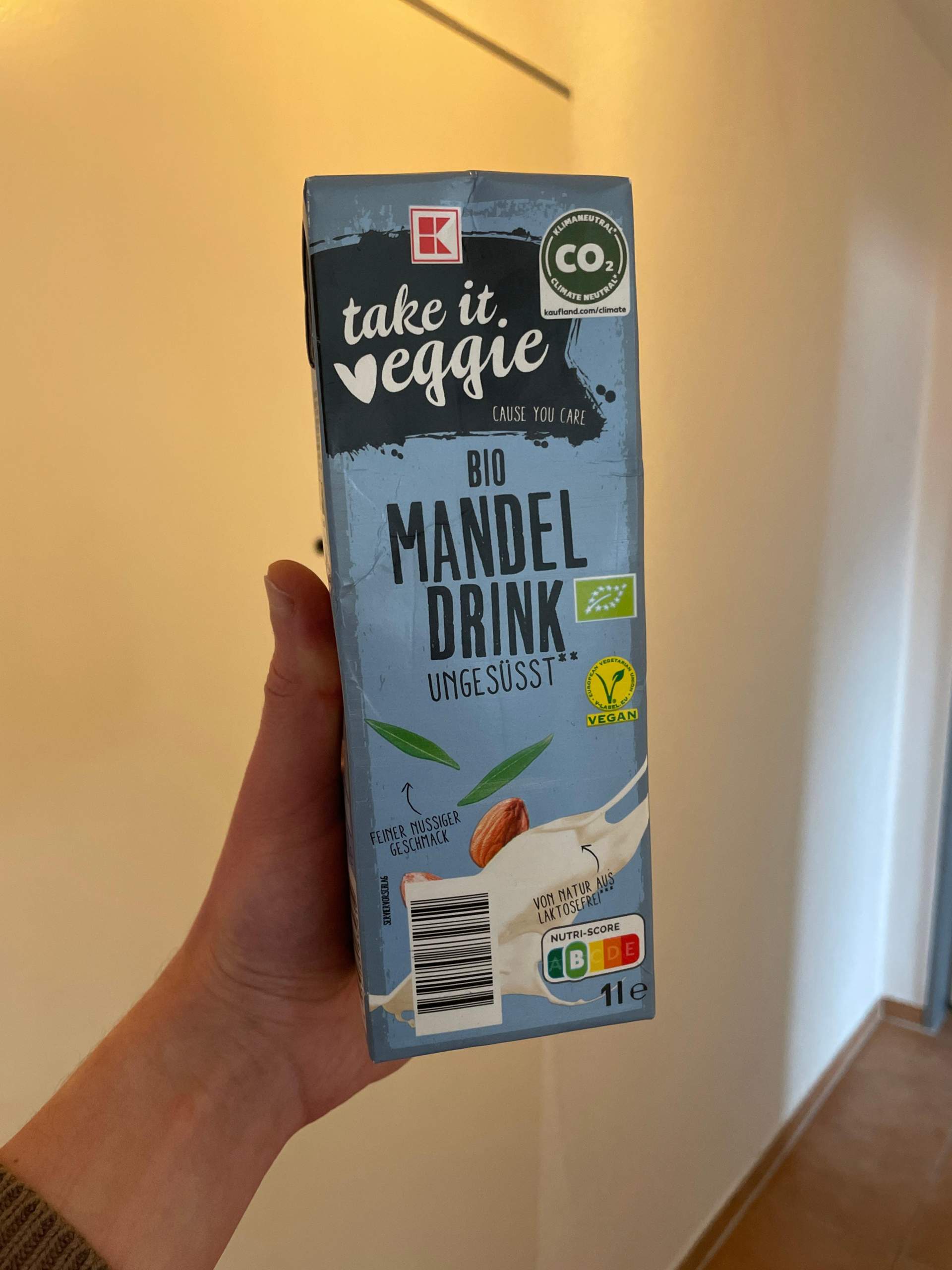 Mandel Drink = richtige Mandelmilch? (Kalorien, Getränke, vegan)