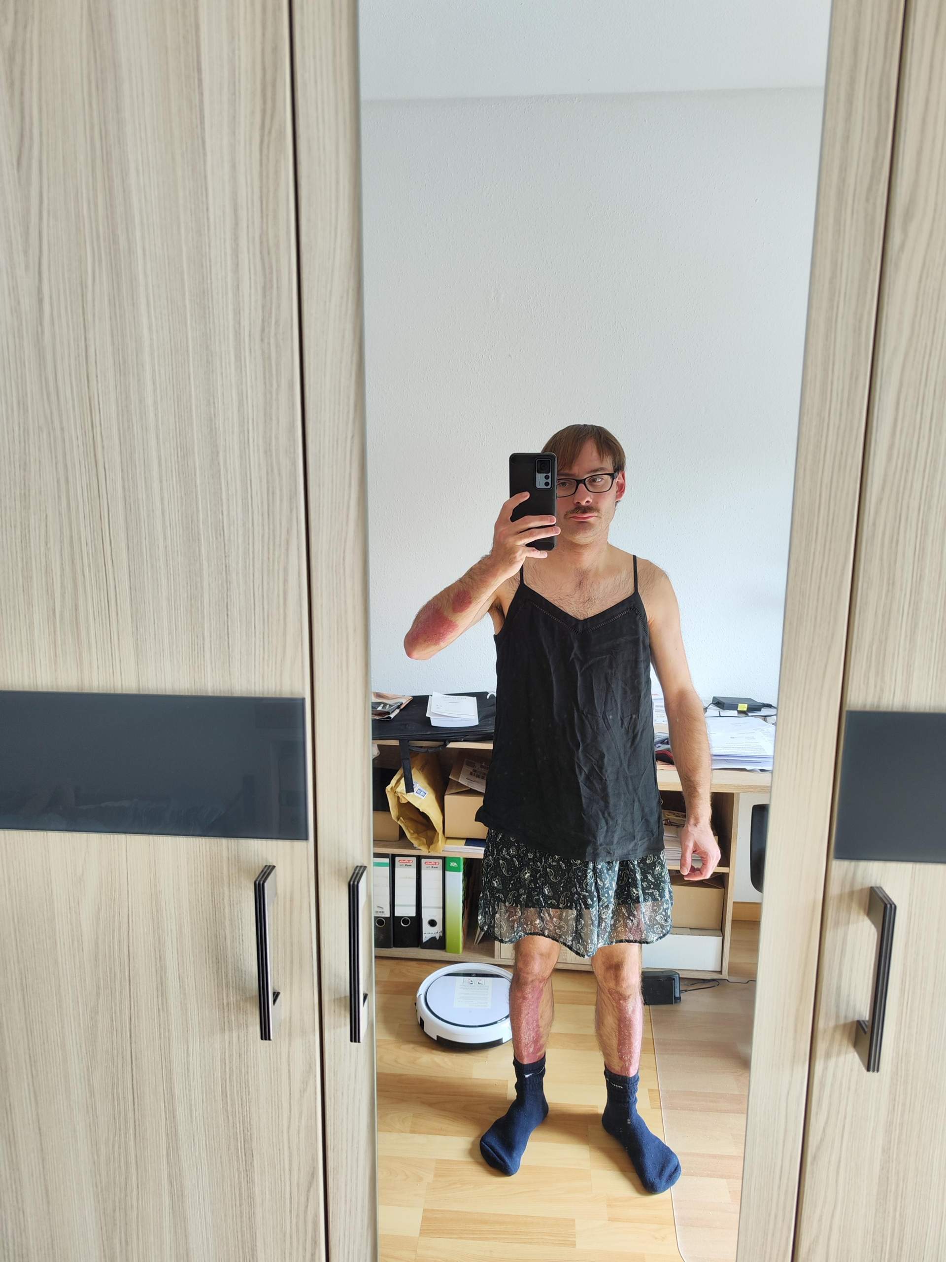 Mann im Top und im Rock? (Männer, Kleidung, Mode)