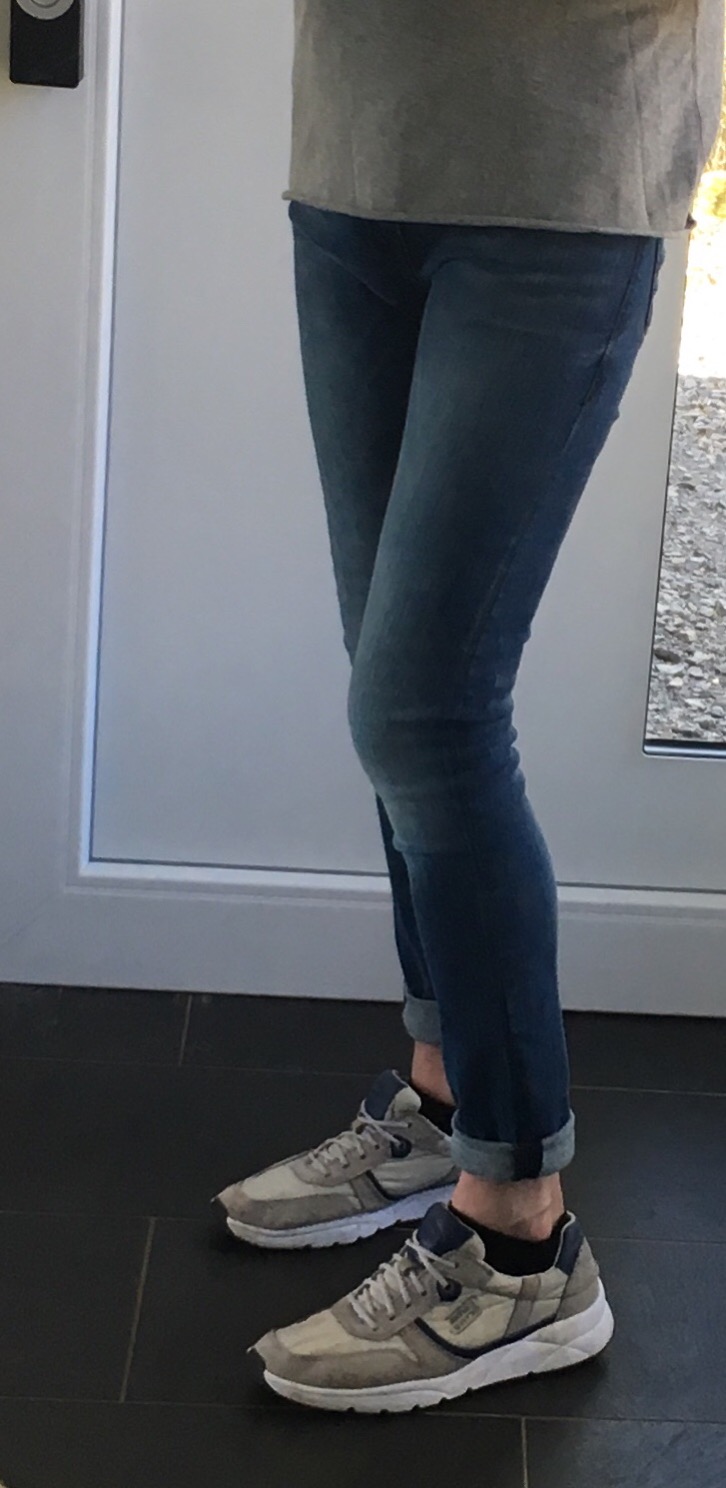 Mann Mit Skinny Jeans Mode Kleidung Klamotten