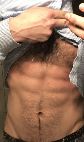 Selfie sixpack mann Elliot Page