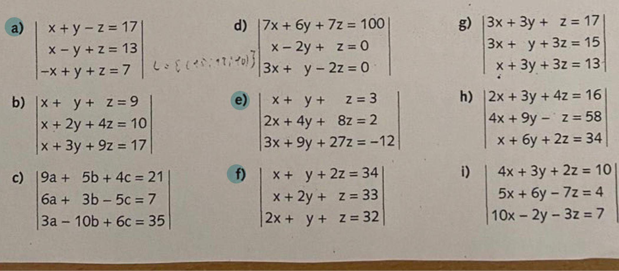 Mathe Hilfe drei Lineare Gleichungen mir 3 Variablen? (Schule, Mathematik)