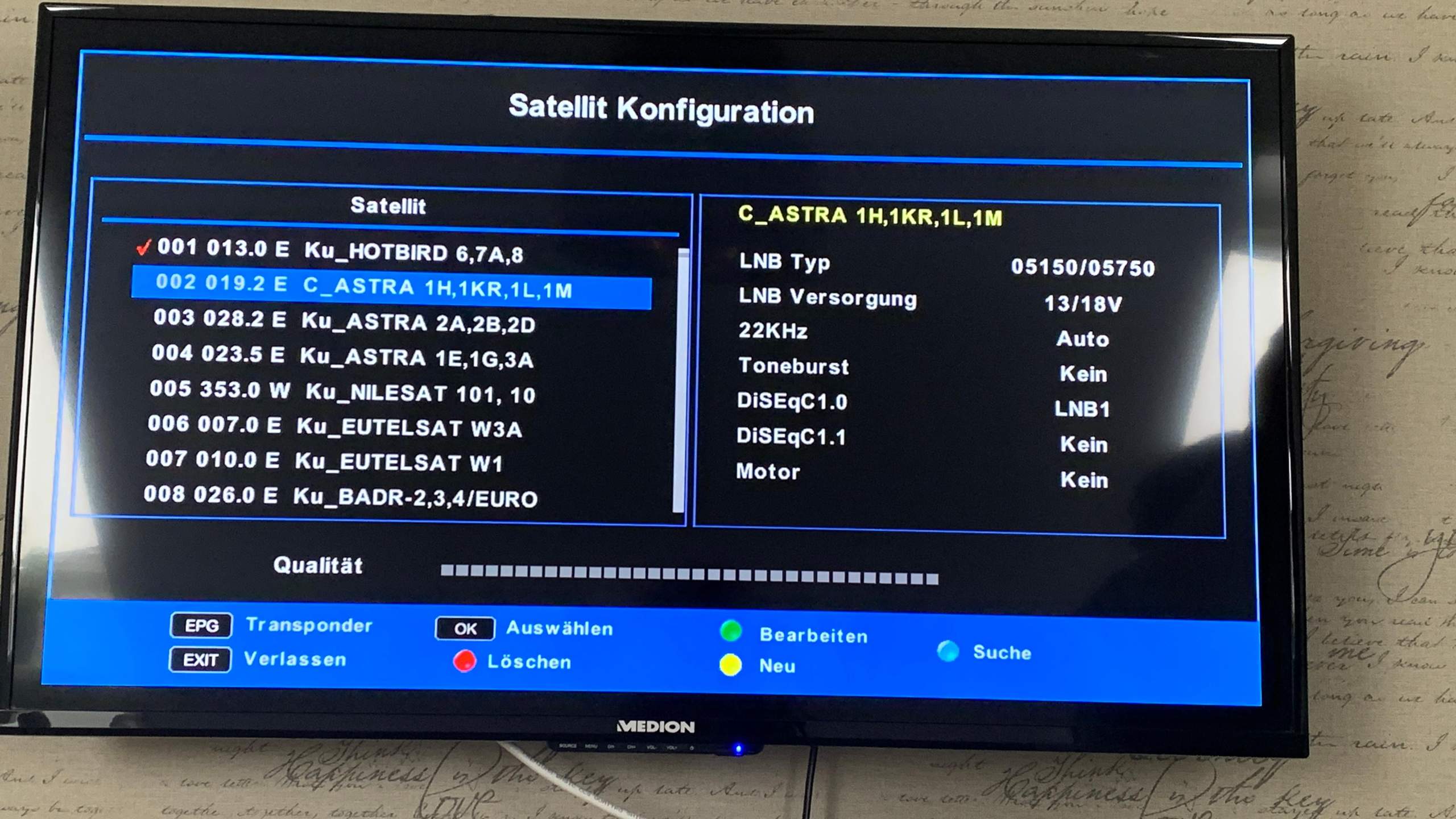 Medion Fernseher findet nur Sender über Hotbird? (Technik, Technologie, Fernsehen)