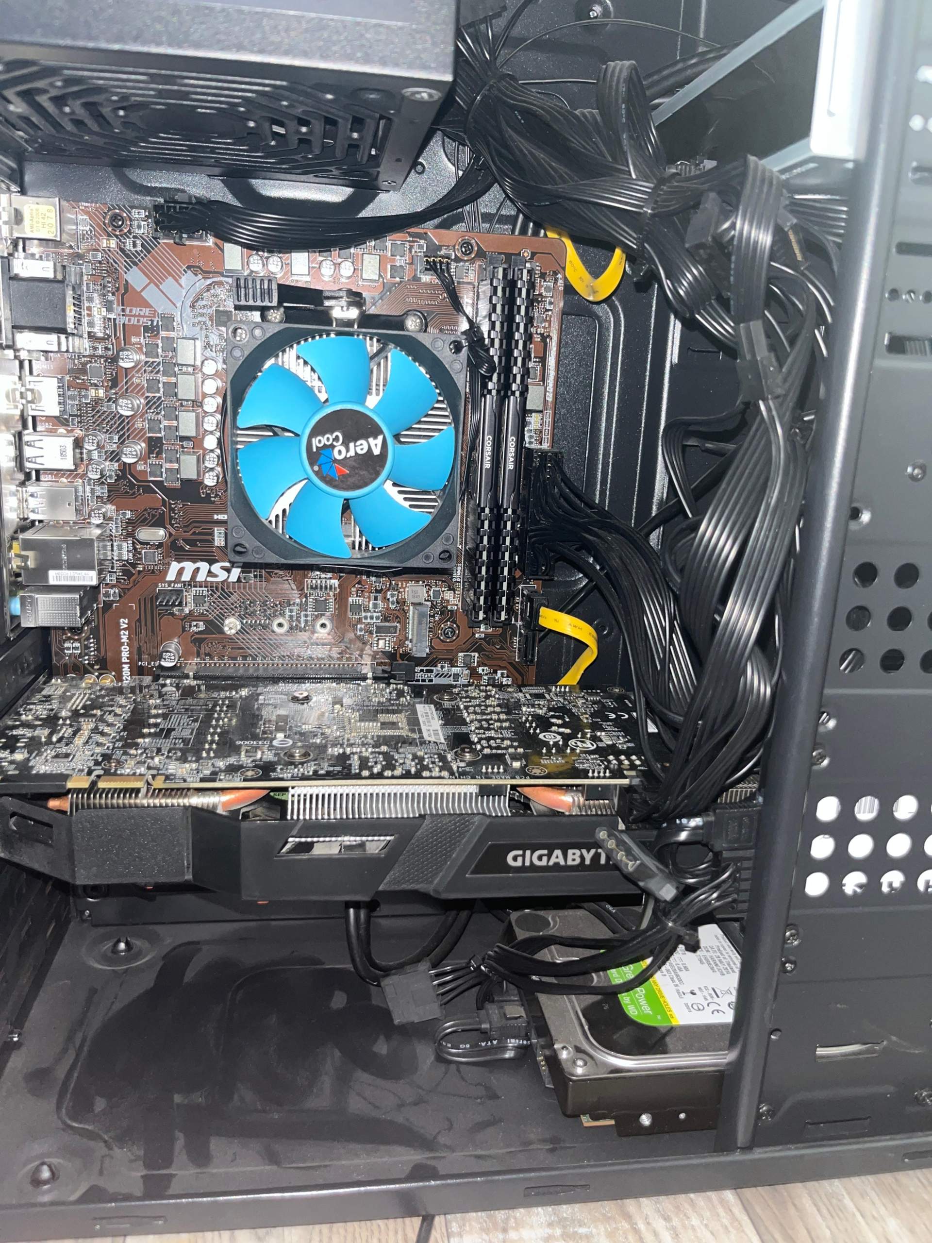 Mein CPU Lüfter dreht sich in die falsche Richtung warum? (Gaming PC, CPUKühler)