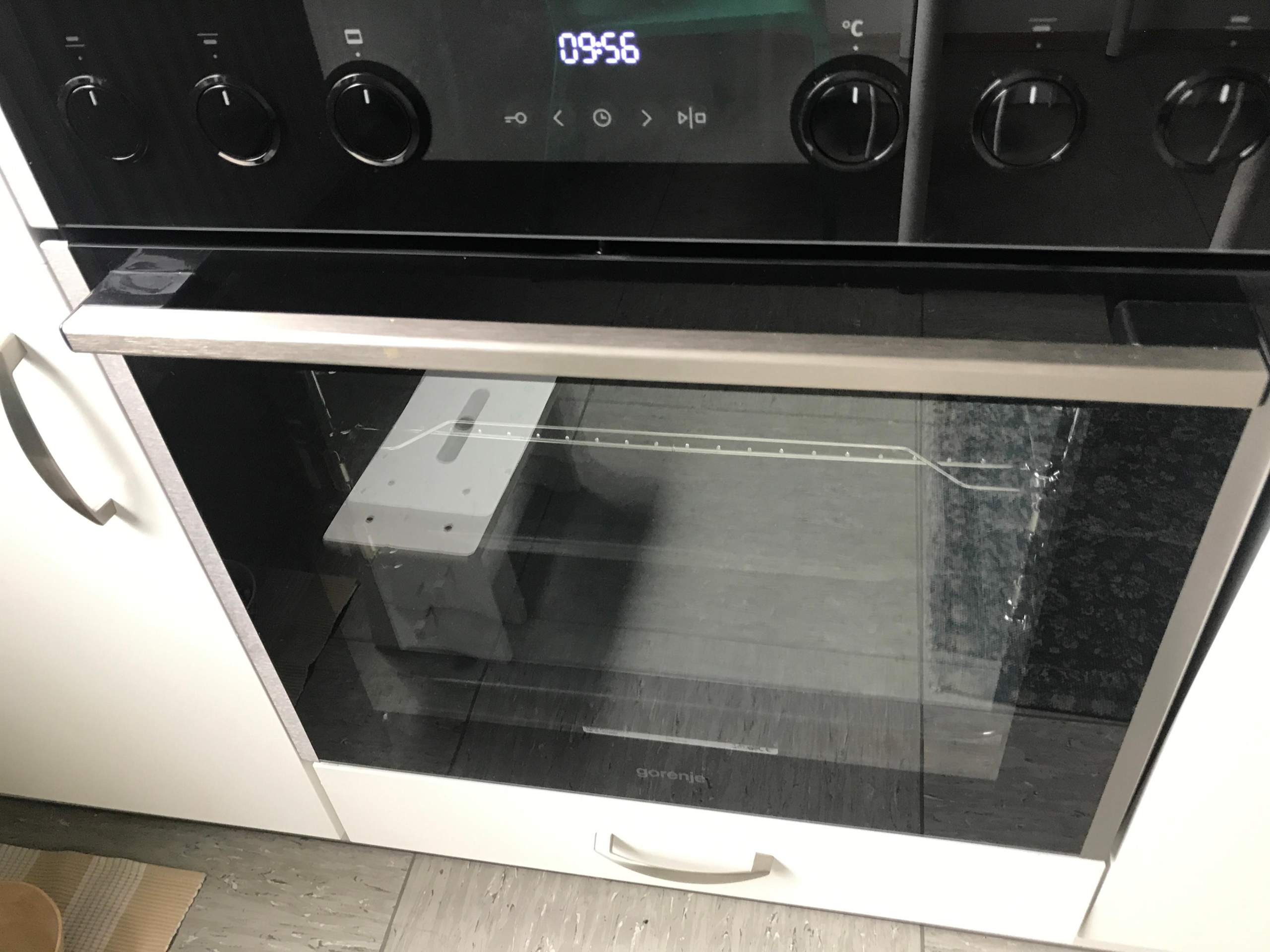 Mein neuer Herd von gorenje geht nicht an. Ist er defekt? (Defektes Gerät, Herde) neuer herd