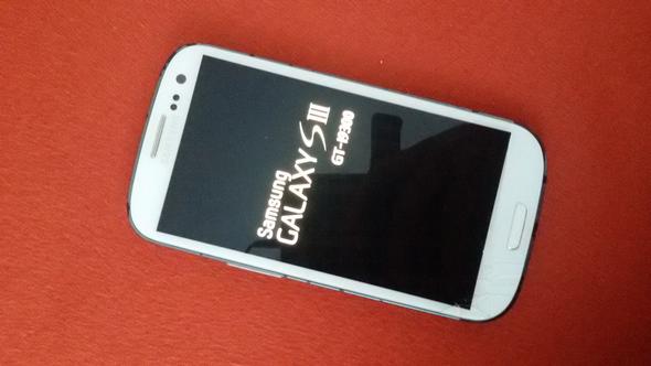 Mein S3 Bleibt Immer Beim Samsung Logo Hangen Kann Man Die Daten Retten Wenn Man Zur Handy Reparatur Geht