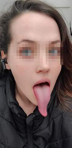 Meine Freunde finden meine Zunge ist zu lang 😅 und ihr so?